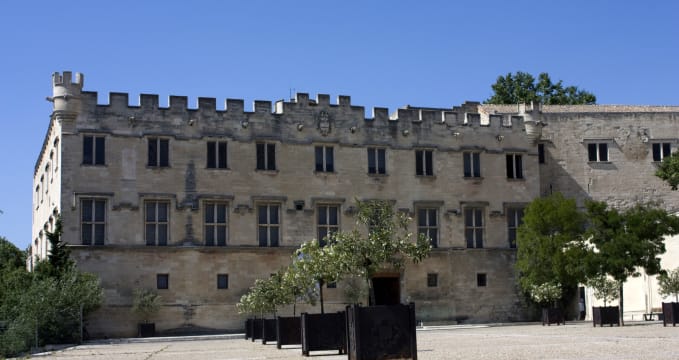 Musée se Petit Palais - https://commons.wikimedia.org/wiki/File:Avignon-Mus%C3%A9e_du_Petit_Palais.jpg