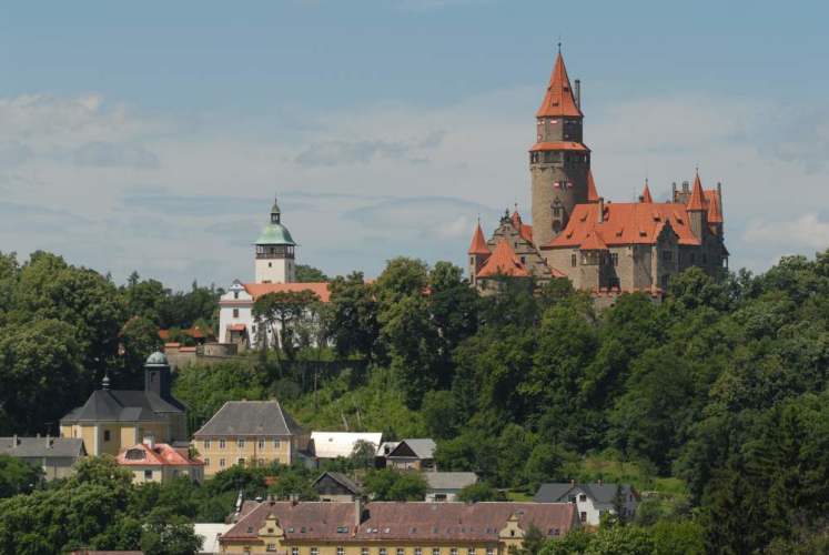 Výhled na hrad Bouzov