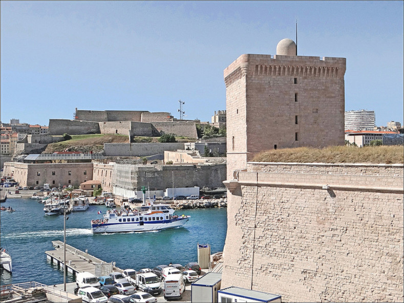 L'entrée du Vieux Port de Marseille
