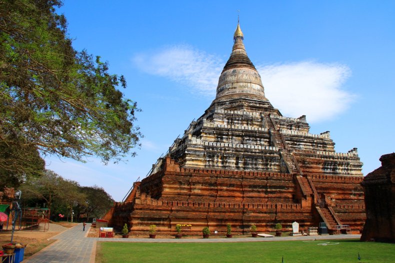 Shwesandaw Pagoda v Baganu