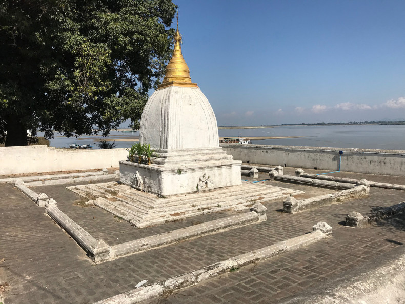 Pon Daw pagoda