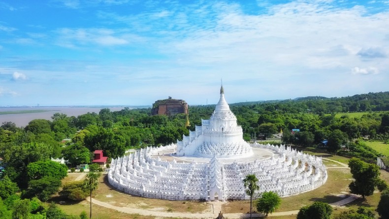 Hsinbyume Pagoda (Myatheindan Pagoda)