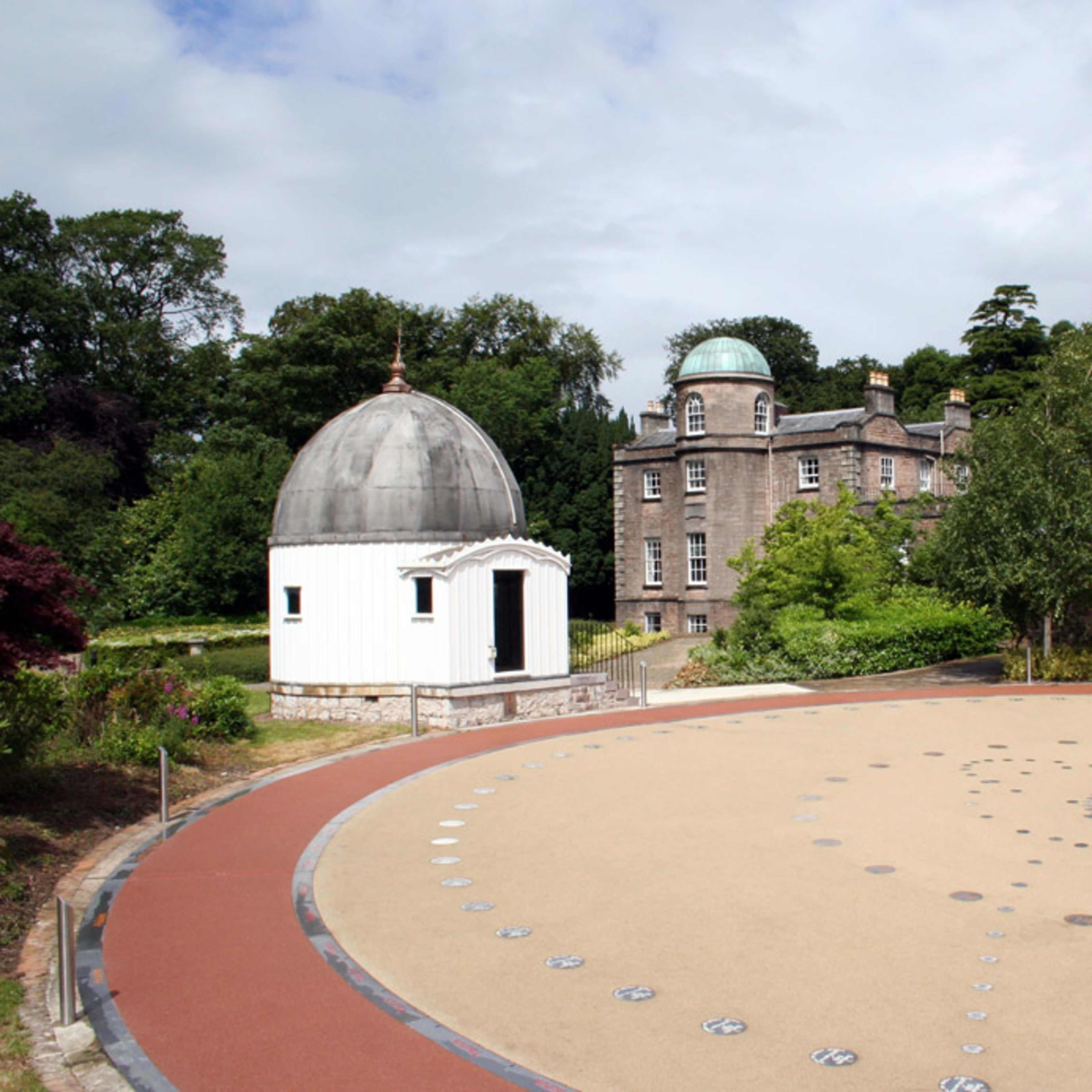 Observatoř a planetárium