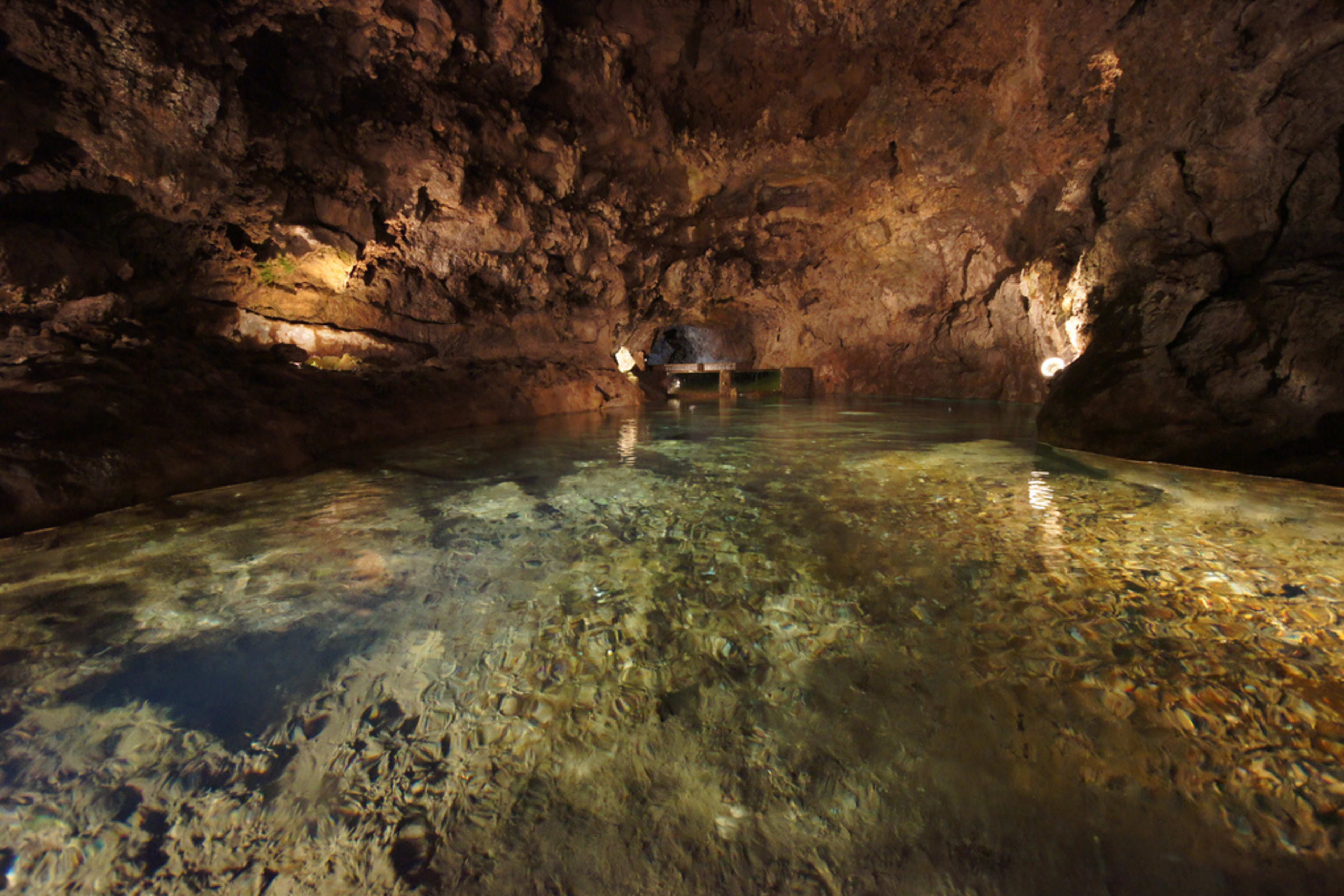 Jeskyně a vulkanické centrum São Vicente