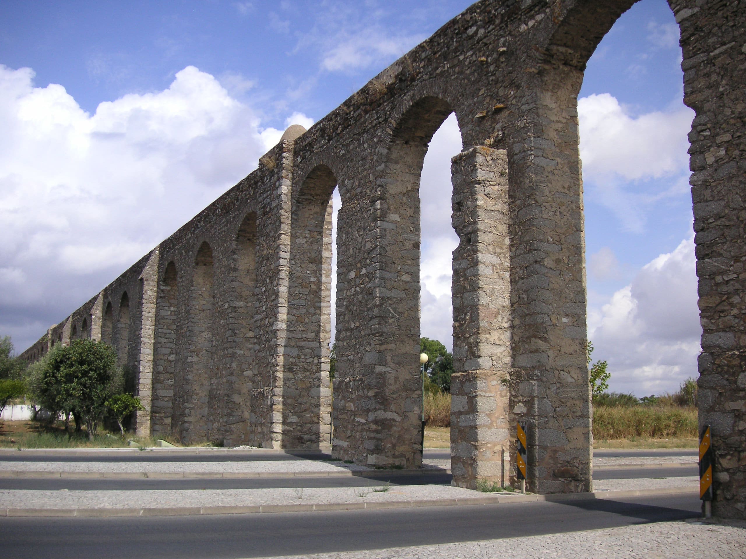 Akvadukt stříbrné vody (Aqueduto Da Agua De Prata)