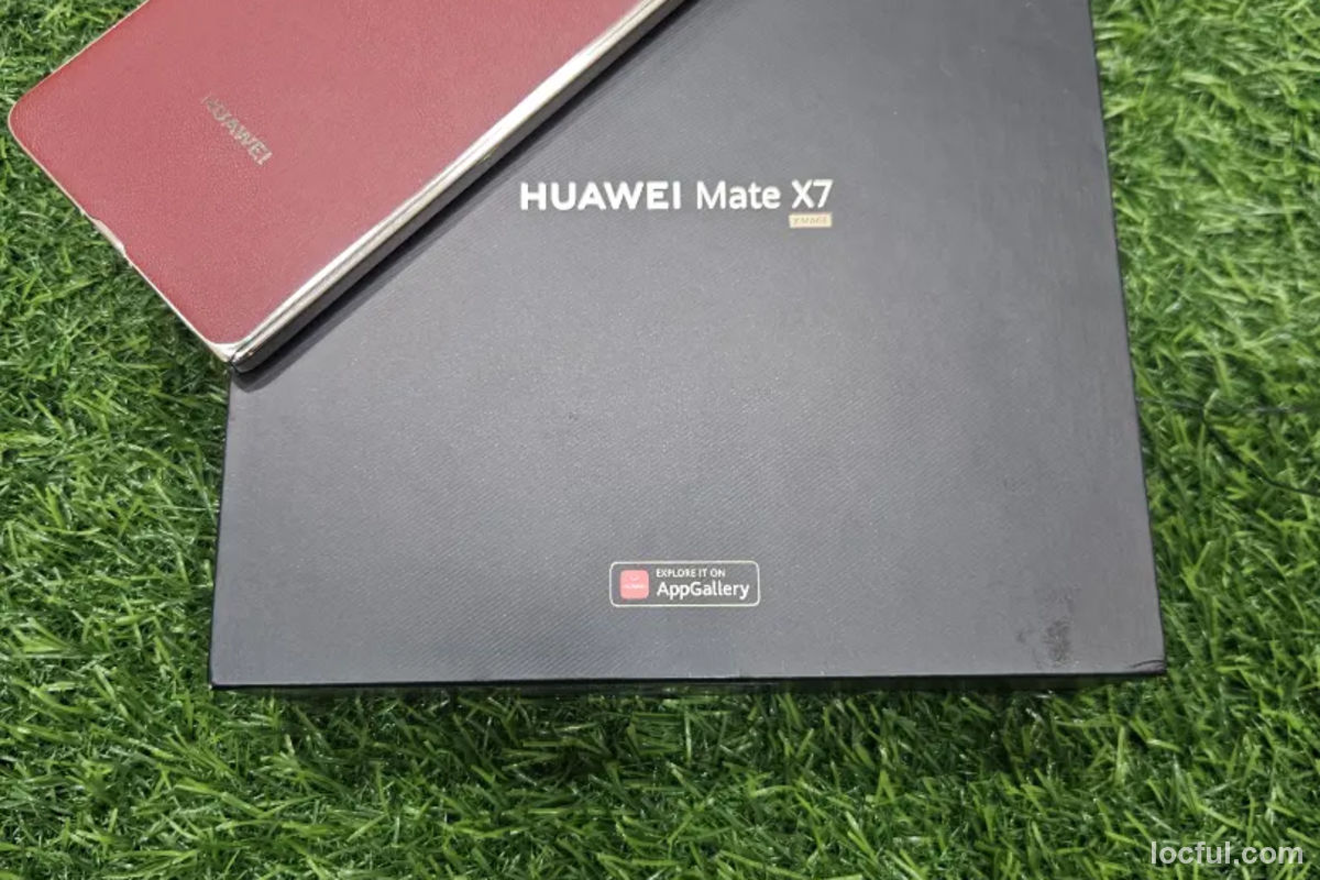 Huawei Mate X7 Red color 16gb ram 512gb Storage Global unit available