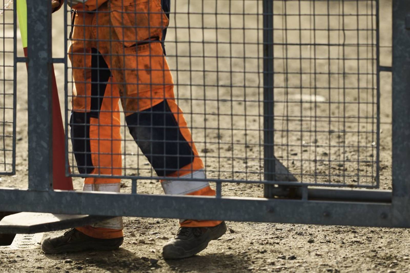 Mann på arbeidsplass