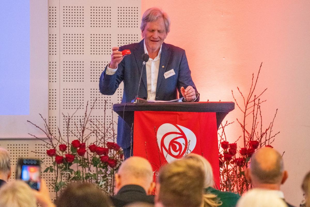 Frode Fjeldsbø på talerstolen, årsmøtet 2023
