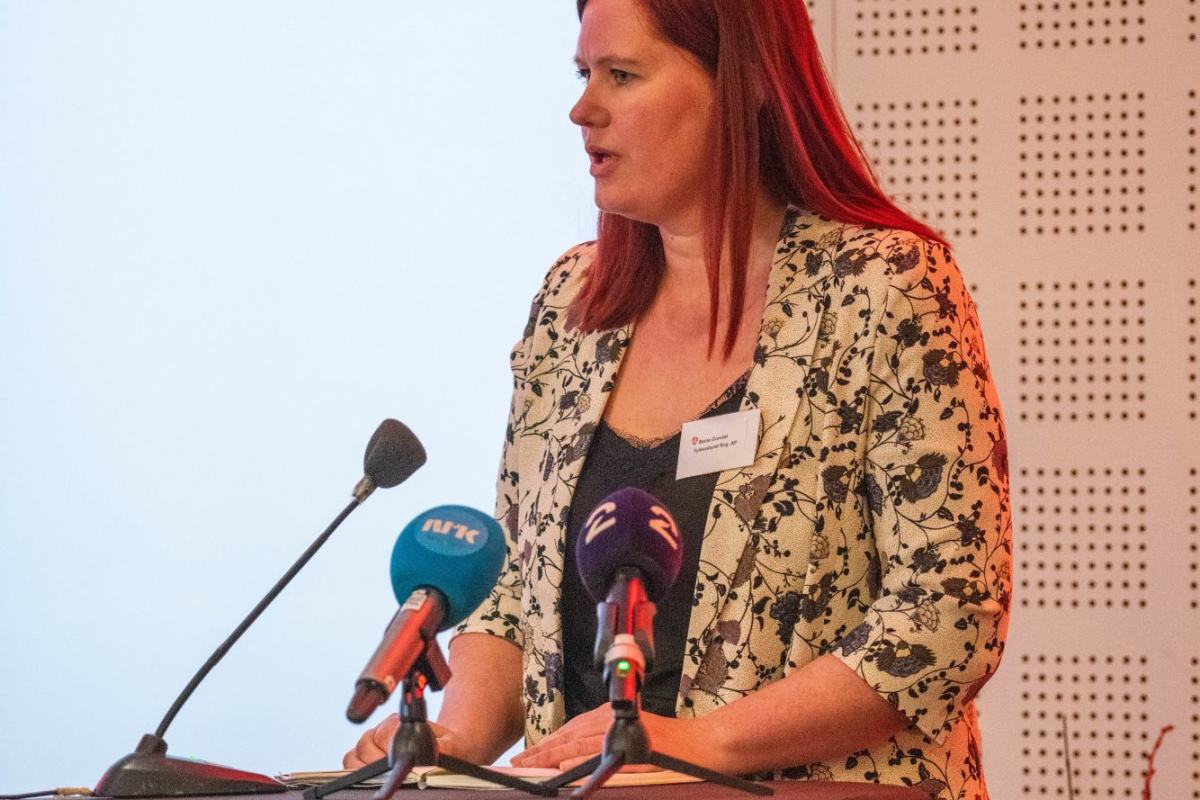 Bente Gravdal på talerstolen, årsmøtet 2023