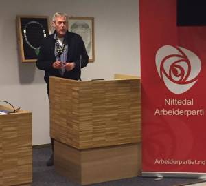 Arnfinn Eduardsen takker årsmøtet for tilliten