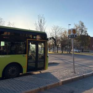 Buss på Ask bussterminal