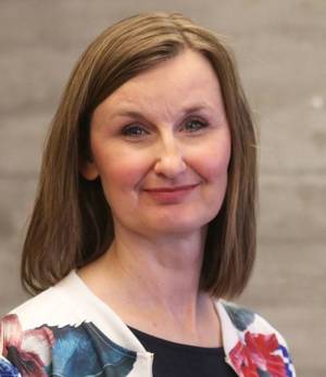 Lillian Vikra portrett
