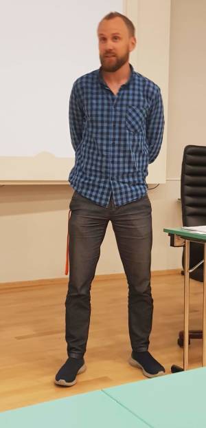 Eilif Rosnæs på medlemsmøtet til Sogndal AP