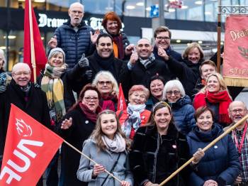 Bilde av partifolk fra abortdemonstrasjon i november