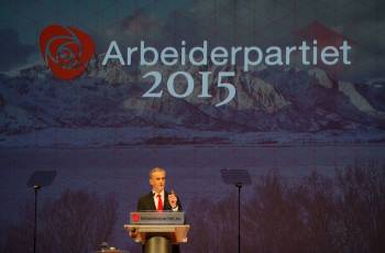 Jonas Gahr Støre på talerstolen på Arbeiderpartiets landsmøte 2015