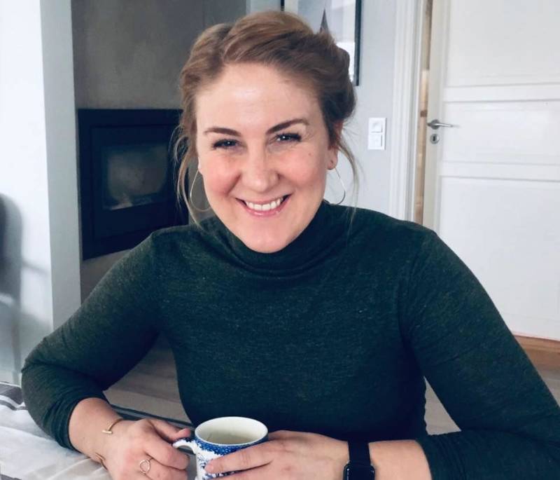 Tonje Brenna med kaffekopp