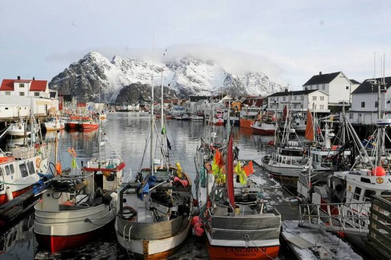 fiskebåter henningsvær