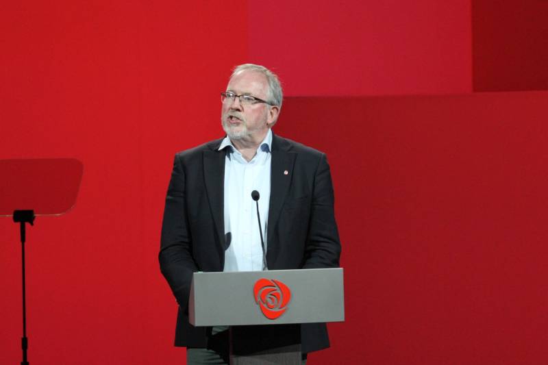 Per Kristian Lunden på talerstolen på Arbeiderpartiets landsmøte 2017