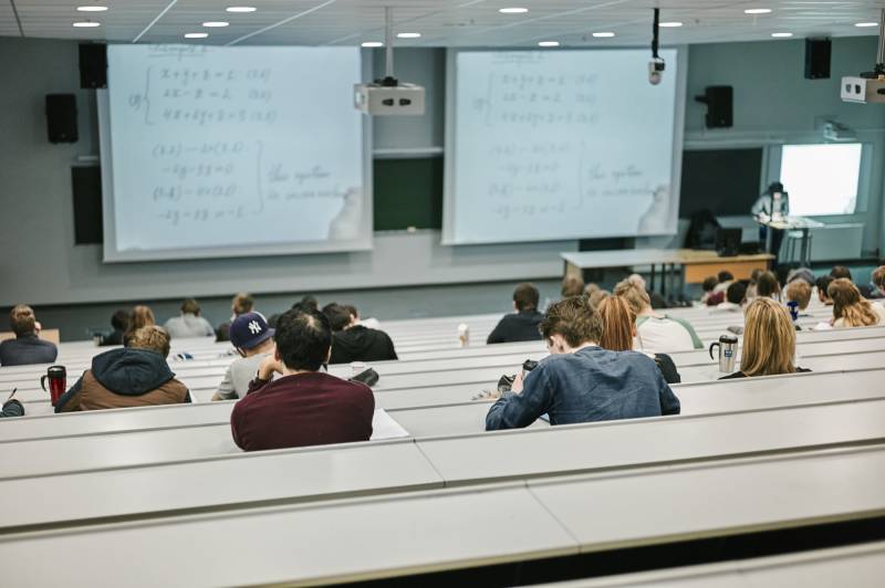 Auditorium-med-studenter
