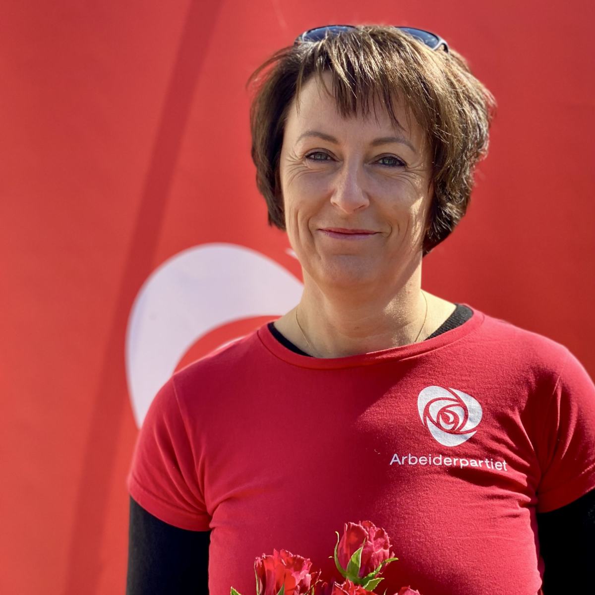 Ordførerkandidat Margareth Bentzen på stand på Stokmarknes