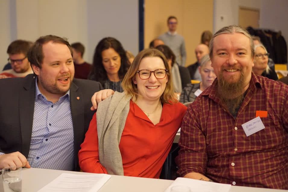 Den reforma som ligg til grunn for dette, er lagd fram av ei regjering utan visjonar. Men Arbeiderpartiet har visjonar for Norge og Vestlandet. «Enten lykkast Vestland med omstillinga, eller så mislykkast Norge» - Sa Jonas til stiftingsmøtet.