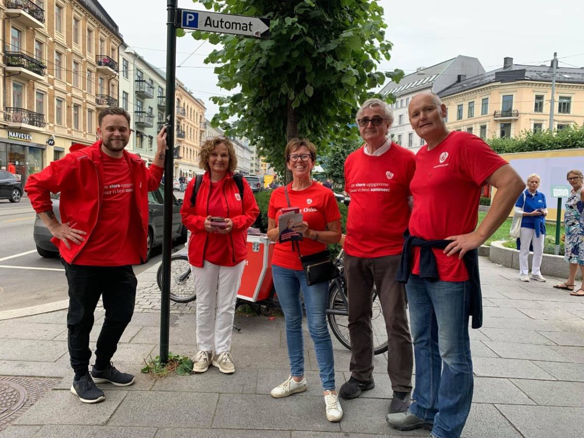 Bjarne, Inger, Ellinor, Petter og Jon-Torgeir på stand på Valkyrie plass