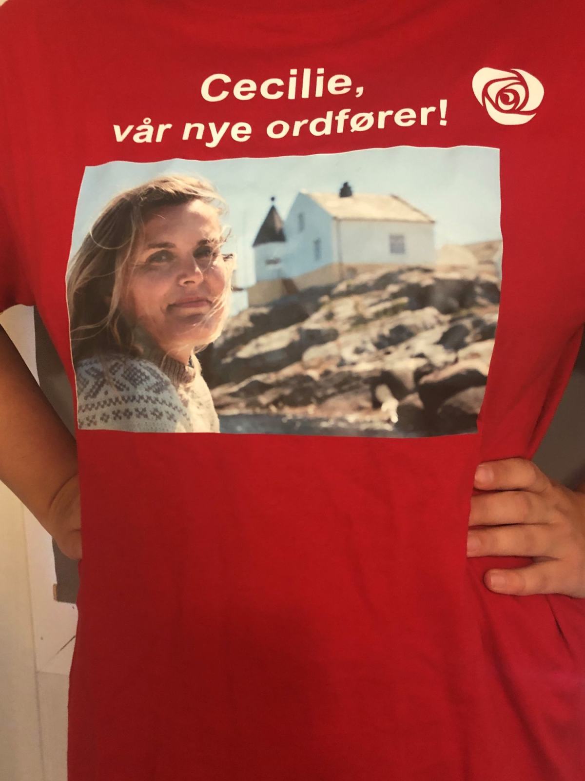 Lillesand Ap selger eksklusive valgkamp T-shirt