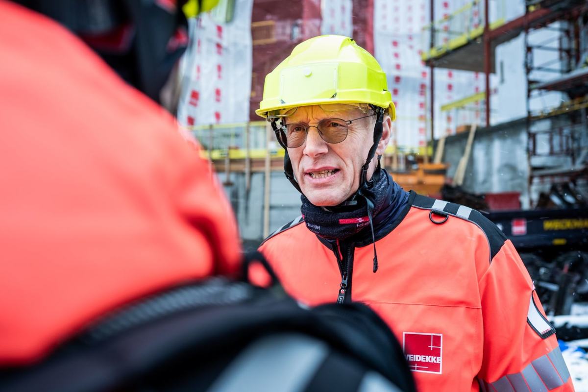 Steinar Krogstad på besøk på byggeplass Trøndelag.