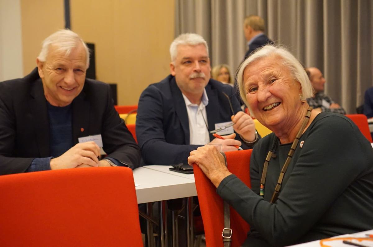 Vestland Arbeidarparti skal vere den største politiske krafta på Vestlandet. Arbeidarpartiet vil ta leiinga i arbeidet med å byggje sterke byar og lokalsamfunn med arbeid til alle, små skilnader og meir fellesskap.