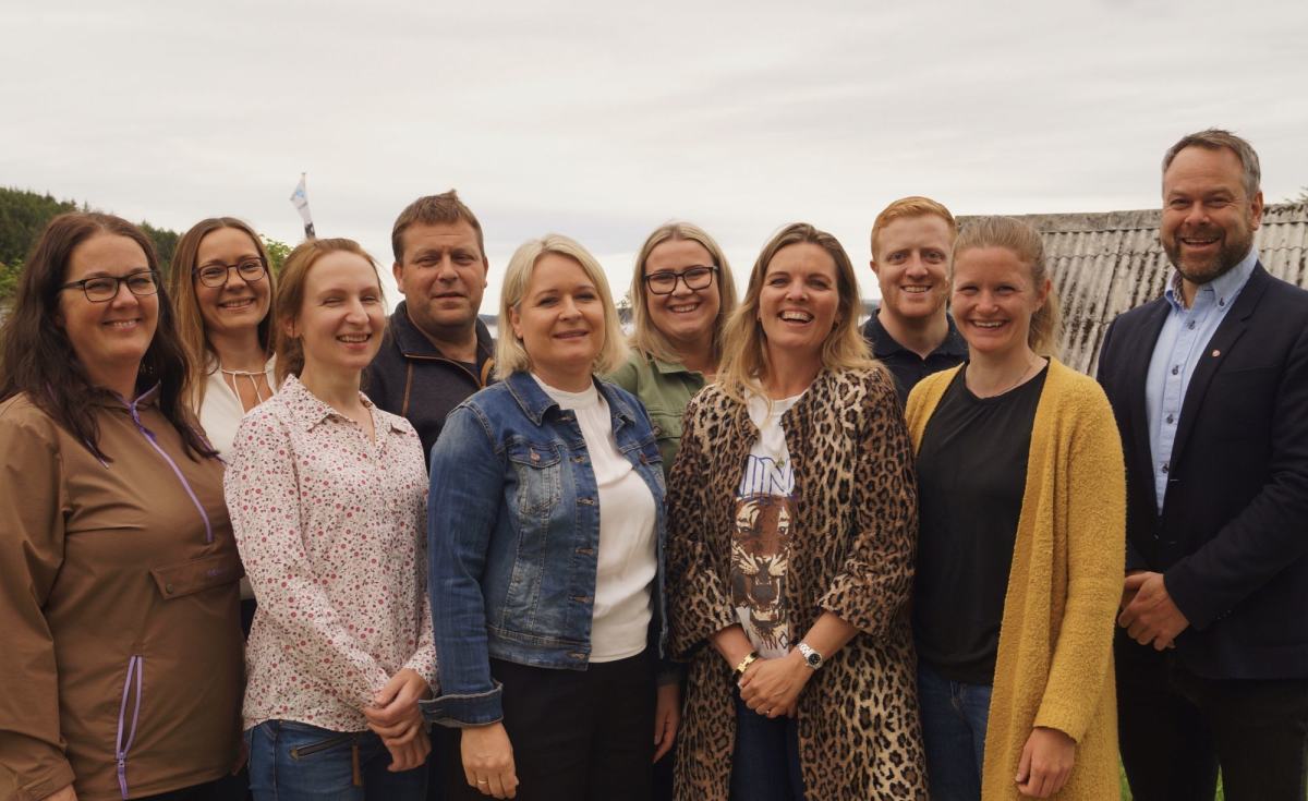 F.v.: Christine B. Christiansen, Lillian Grønnestad (Varaordførarkandidat), Zuzanna Ufnal, Kaj Arne Christiansen, Rannveig F. Øvrebø, Eline Øvrebø, Anne L. Faye, Odd Kenneth Tollaksen, Rakel Jansen Alvestad og Kyrre Lindanger (Ordførarkandidat).