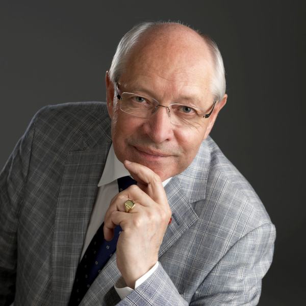 Martin Kolberg besøker seniornettverket i Vestfold Arbeiderparti
fredag 30. november kl. 11.00 i Folkets Hus, Sandefjord.
Tema: Partiet med stor P
Seniornettverket har skrantende økonomi, så denne gangen drar vi i gang et loddsalg. 
Husk å ta med kontanter. 
Du kan melde deg på ved å fylle ut skjema på denne nettsiden: https://goo.gl/forms/8LWYv7XWNTfnxza42  
eller ved å sende en e-post til vestfold@dna.no eller ringe: 333 81 130

