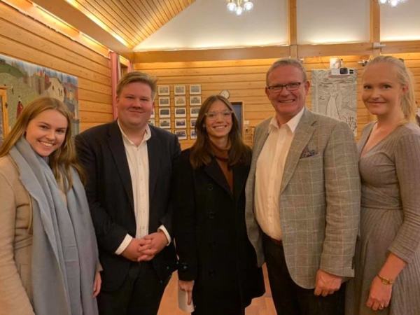 Nora Prøsch Meier, Jørn-Inge Frøshaug, Tom Olsen og Kristin Victoria Jansen.