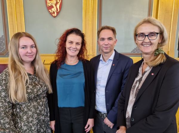 Fellesbilde Ap og Sp Agder