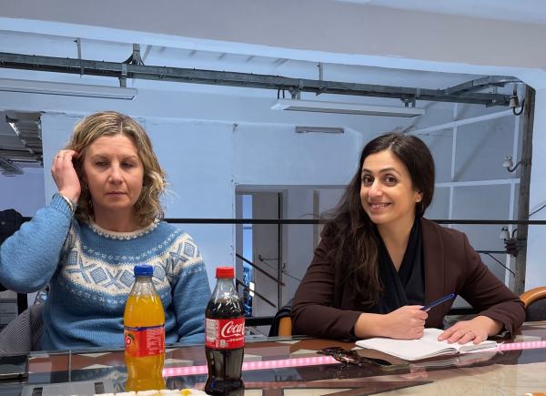Inger-Lene Håland og Hadia Tajik på møte om Bøylestad Energipark