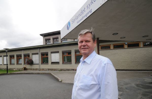 Odd Omland vil beholde akuttkirurgi ved Flekkefjord sykehus