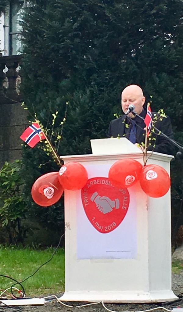 Hovedtalen ved årets 1. mai markering i Farsund, ble holdt av Are Tomasgard fra LO-ledelsen