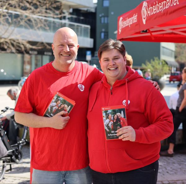 Simon og Victor på stand - vårkampanje 2024