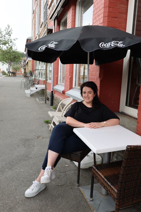 Desiré Craggs på kafé