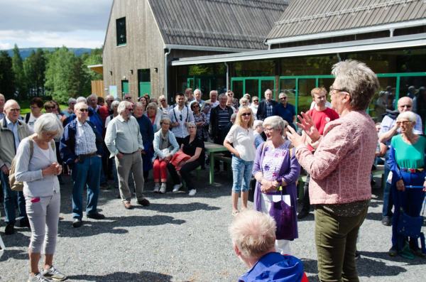 Marit ønsker 200 veteraner velkommen til sommersamling på Utøya