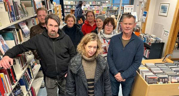 Folk slo ring om biblioteket i Lunde