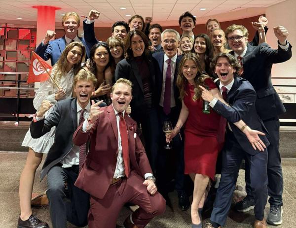 Astudenter med Jens Stoltenberg og Tonje Brenna
