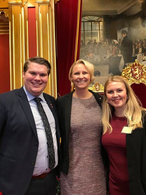 åpning av stortinget. Maria-Karine Aasen-Svensrud, Rikke Grava og Eivind Yrjan Stamnes. 