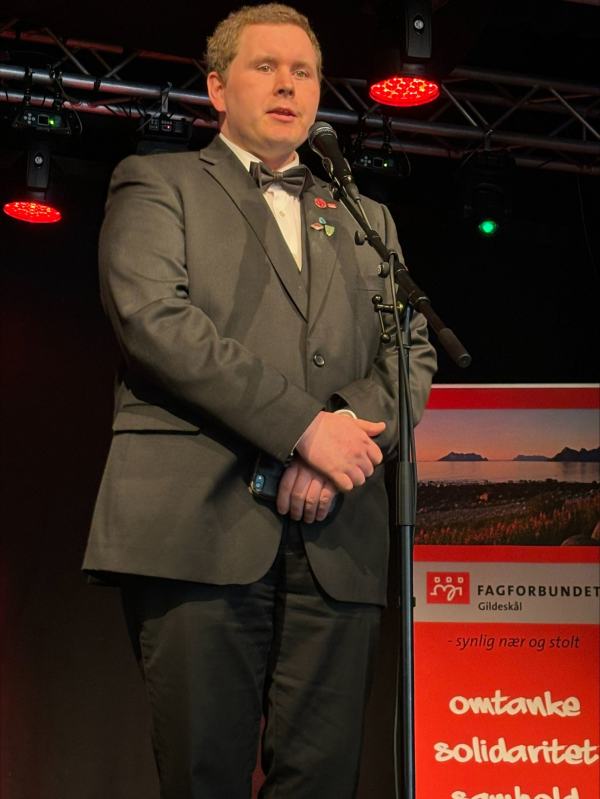 Bjørn Ove Berntsen holder en kort appell