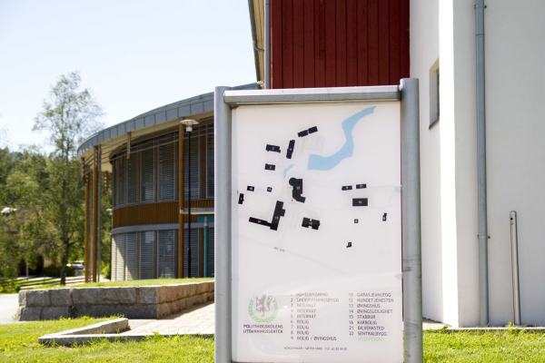 Politihøygskolen har over årene etablert et omfattende anlegg på Sæter.
