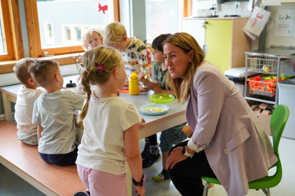 Tonje Brenna på SFO-besøk