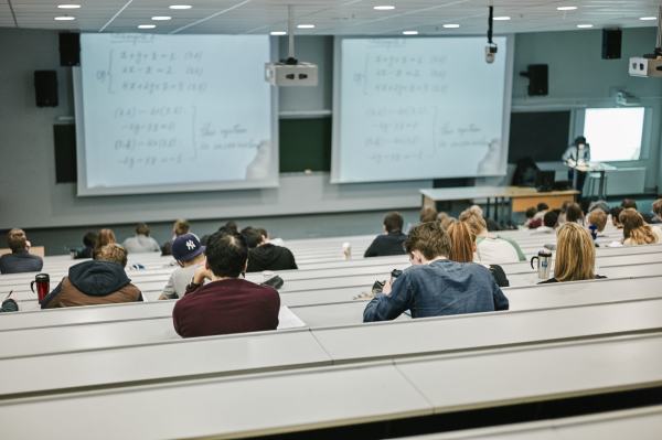 Auditorium-med-studenter