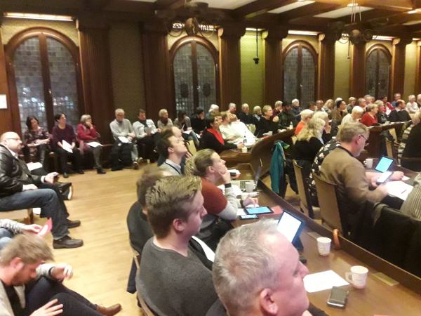 Fullsatt 3