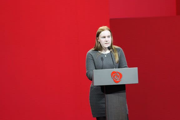 Guro Vollan Nilsen på talerstolen
