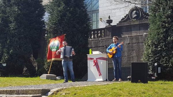 Spindsgudan, Reinertsen og Viken