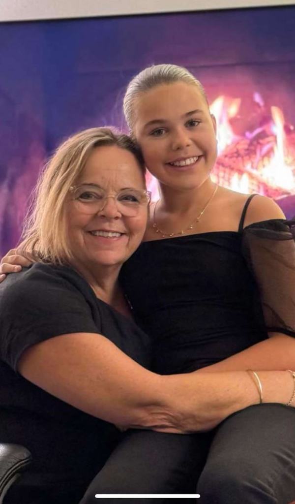Nancy med barnebarn